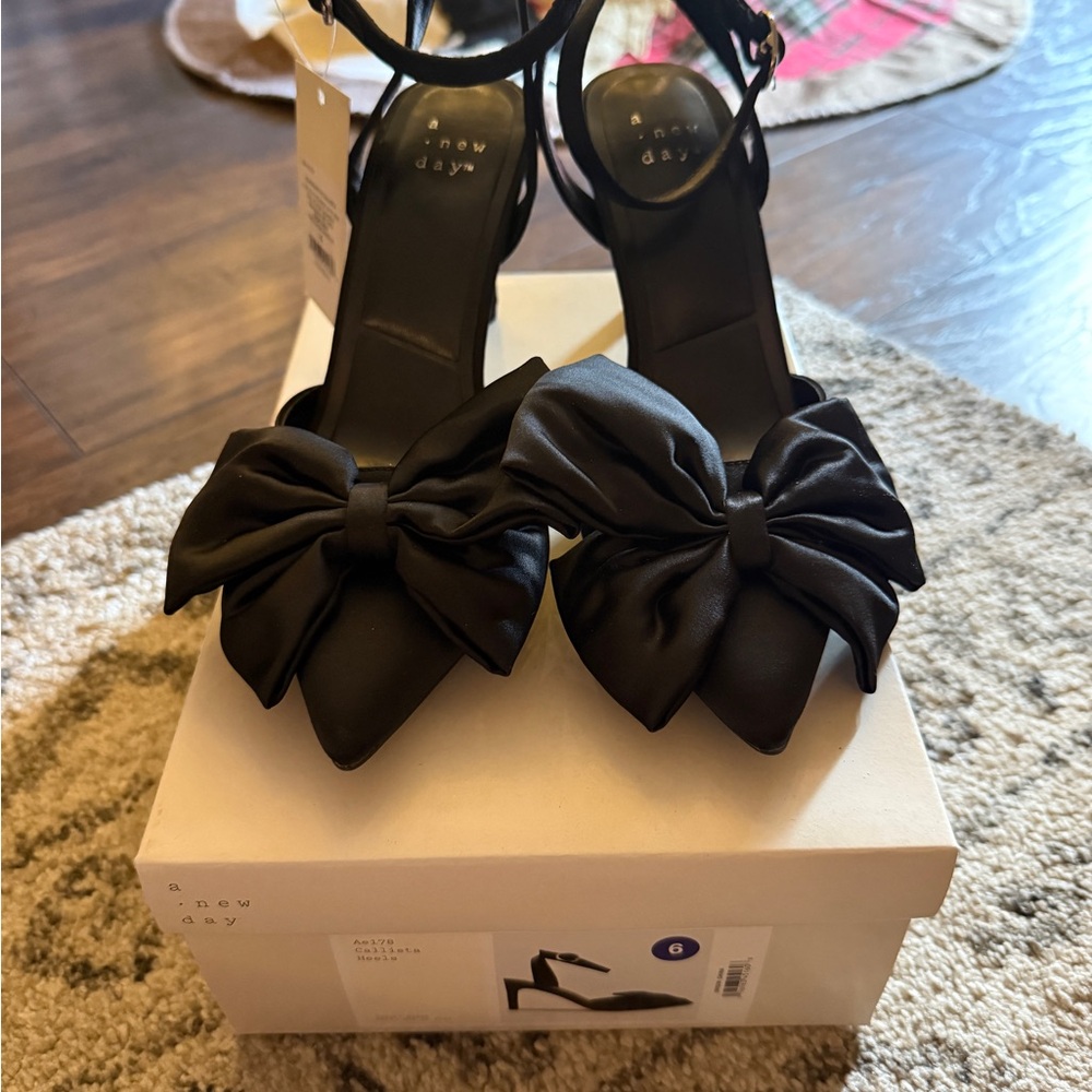 A New Day Women's Black Bow Heels